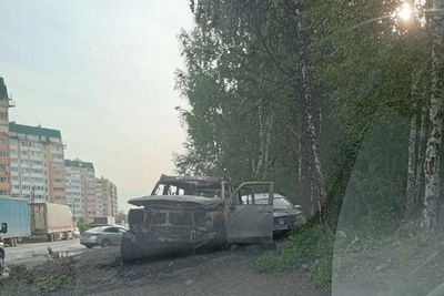 В Челябинске ночью сгорел внедорожник Tank