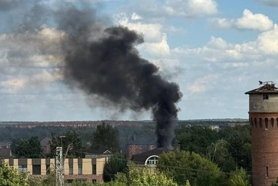Жители Подмосковья сняли на видео огромный столб дыма