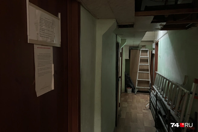 В ЖЭКе мы застали только диспетчера | Источник: Наталья Лапцевич