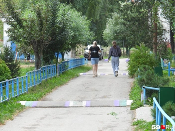 Проехать на велосипеде или самокате через эти валы почти невозможно | Источник: Кирилл Хафизов / 59.RU
