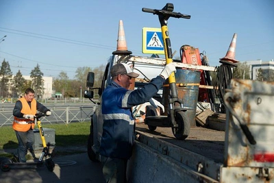 «Тротуары слишком узкие»: в Казани сократят парковки электросамокатов