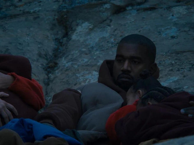 В Петербурге подан второй иск к Say Agency | Источник: скриншот клипа Kanye West — Closed On Sunday / YouTube