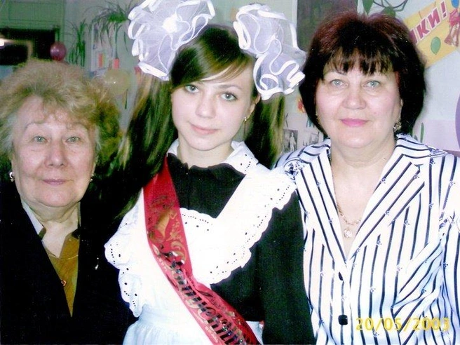 С мамой Любовью Ивановной Мизельковской (справа) и другом семьи Идой Африкановной Касьяновой | Источник: Фото предоставлено Екатериной Мизельковской