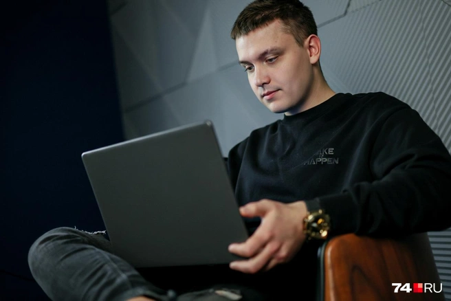 На одну работу у Никиты уходит от пары дней до пары недель  | Источник: Наталья Лапцевич