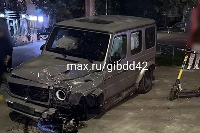 Бизнесмен на Mercedes за 25 млн устроил ДТП