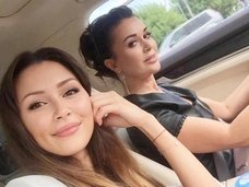 Редкие фото, широкие улыбки, светлые воспоминания: дочь Заворотнюк, Алсу, Лепс, Бородина поздравляют с Днем матери