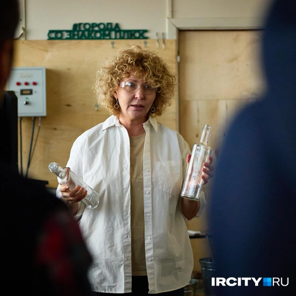 Супруги Олег и Татьяна Витиорец занимаются работой со стеклом уже без малого 10 лет | Источник: Даниил Конин / «ИрСити»