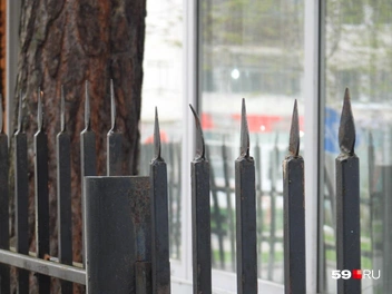 Она из пик погнута, на ней следы крови&nbsp;— тело девушки нашли в этом месте | Источник: Кирилл Хафизов / 59.RU 