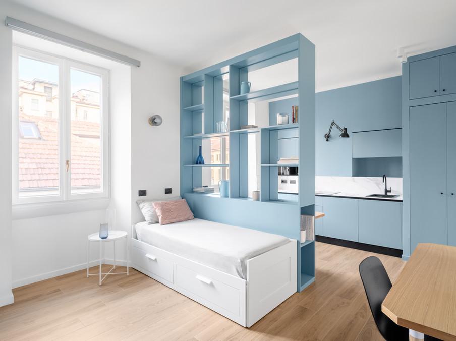 Маленькая голубая студия 37 м² в Милане | Источник: Анна Позитано, Гайя Камбьяджи