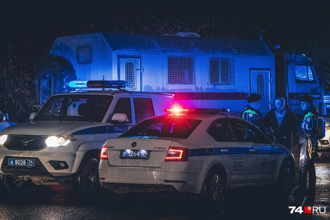 Силовики проверяли паспорта посетителей | Источник: Наталья Лапцевич / 74.RU