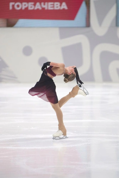 Алина Горбачева стала бронзовым призером чемпионата России в Омске, исполнив четверной сальхов в произвольной программе