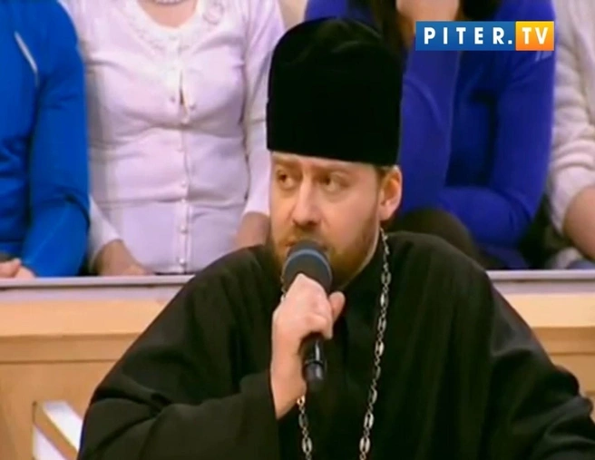 Игумен Тимофей (в миру Алексей Подобедов) был частым гостем различных телешоу | Источник: PITER.TV (скриншот видео) / piter.tv