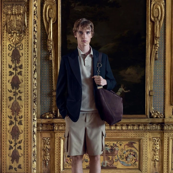 Мужской Dior глазами Джонатана Андерсона: деним, вышивка и дух Лиги Плюща