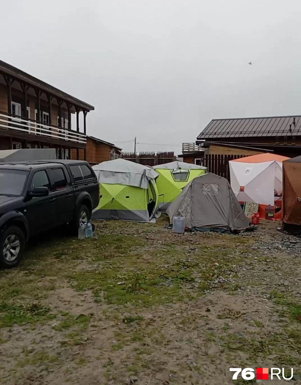 Так выглядит место, где паркуется машина и ставятся палатки | Источник: Ирина