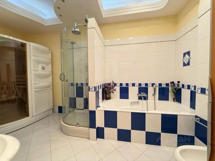 Квартира соседей Долиной