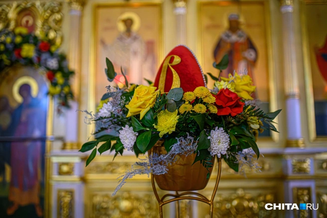В церковь на Пасху, конечно, нужно сходить, но и близких с праздником поздравить не забудьте | Источник: Олег Фёдоров / CHITA.RU