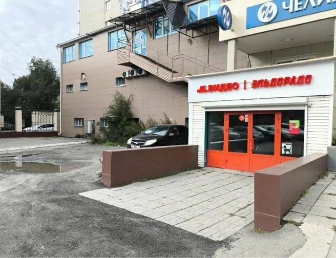 Еще недавно сюда заезжало много покупателей  | Источник: Maps / Yandex.ru 