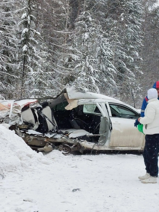 Два из трех человек в салоне Toyota погибли | Источник: прокуратура Свердловской области