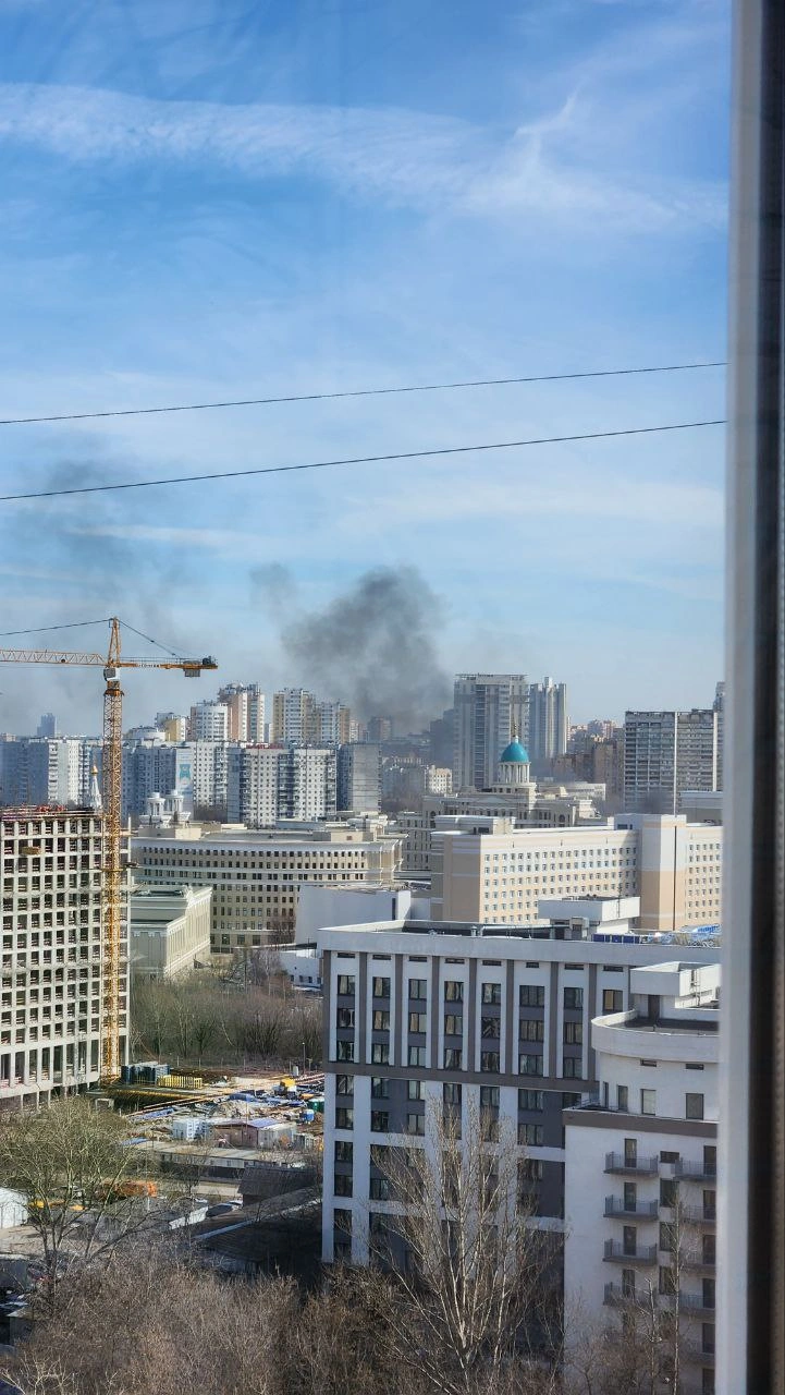 На западе Москвы взорвалась «Газель», движение перекрыли: валит черный дым,  загорелся автомобиль на улице Лобачевского, МЧС, фото, видео, подробности -  1 апреля 2024 - МСК1.ру