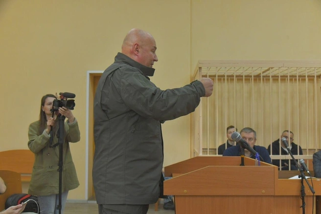 Алексей Осмоловский эмоционально защищал Герштанского. Называл его «хорошим парнем» и просил отпустить | Источник: Иван Митюшев / 29.RU