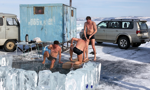 Фото №1 - Финский журналист назвал странные ритуалы в российских банях