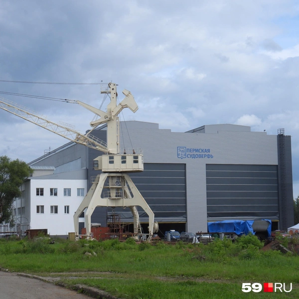 Традиционно основная фестивальная площадка «Причала» разместилась на «Пермской судоверфи» | Источник: Кирилл Хафизов / 59.RU