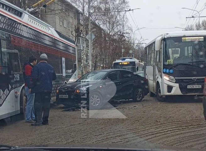 В Приокском произошло массовое ДТП | 62.ru