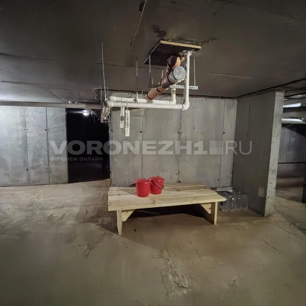 Основное помещение подвала достаточно просторное | Источник: Андрей Пашинский / Voronezh1.ru