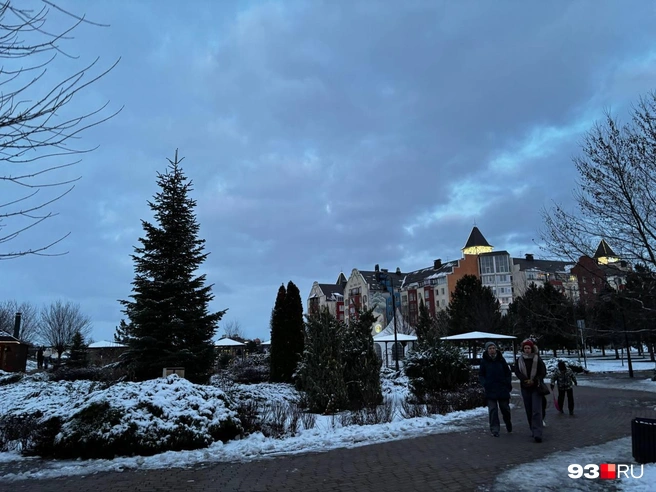 Вокруг озера есть уютные тропинки | Источник: Алина Лустина / 93.RU