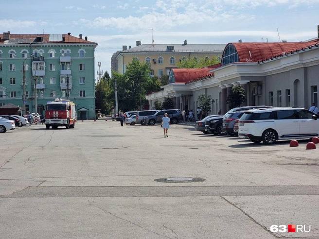 Очевидцы рассказывают, что пожарные приехали очень быстро | Источник: Роман Данилкин / 63.RU