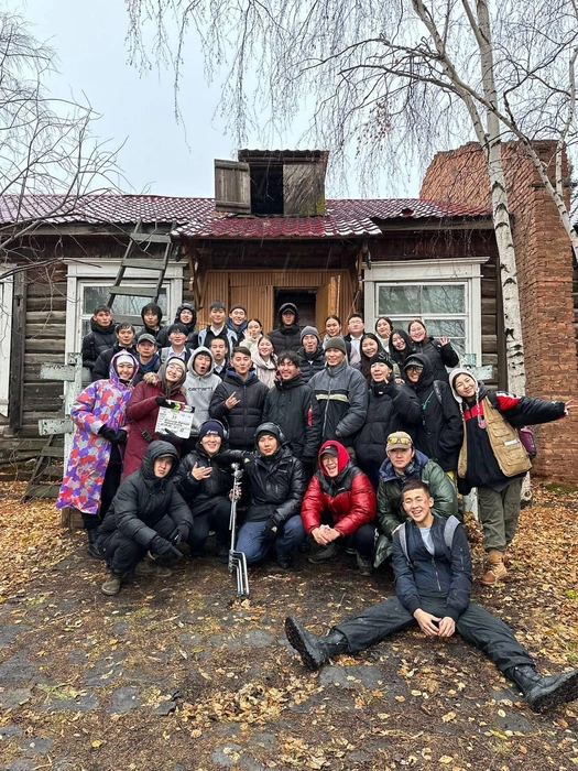 Команда фильма «Айхал» сфотографировалась на память | Источник: Дьулусхан Андросов