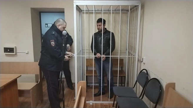 В Бузулуке пьяный мигрант напал на 15-летнюю девочку | Источник: Бузулукский районный суд