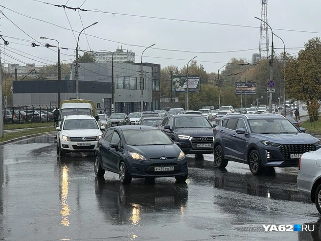 Труднее всего на шоссе | Источник: Сергей Петунин / YA62.RU