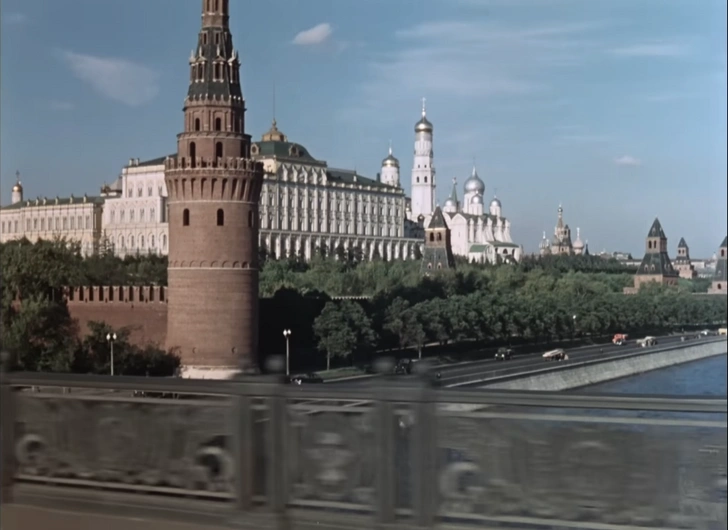 Кадр из фильма. Вид с Большого Каменного моста | Источник: Киноконцерн «Мосфильм» / YouTube