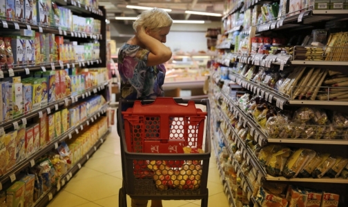 Вредные продукты в супермаркетах хотят выделять яркими ценниками