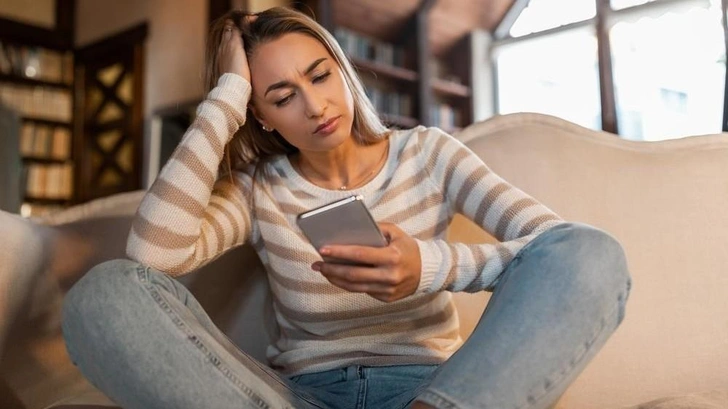 «Он не придет!»: почему тревога о близких выедает нас изнутри и что с этим делать | Источник: Prostock-studio/Shutterstock/Fotodom.ru