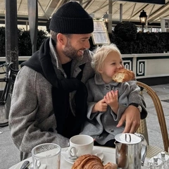 Кто такие «латте-папы» и почему они стали современным идеалом мужчины