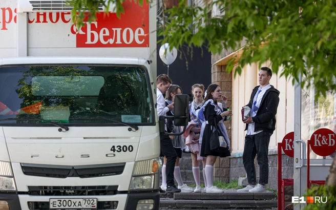 На работе присесть было невозможно: народ шел и шел | Источник: Наталья Лапцевич / 74. RU