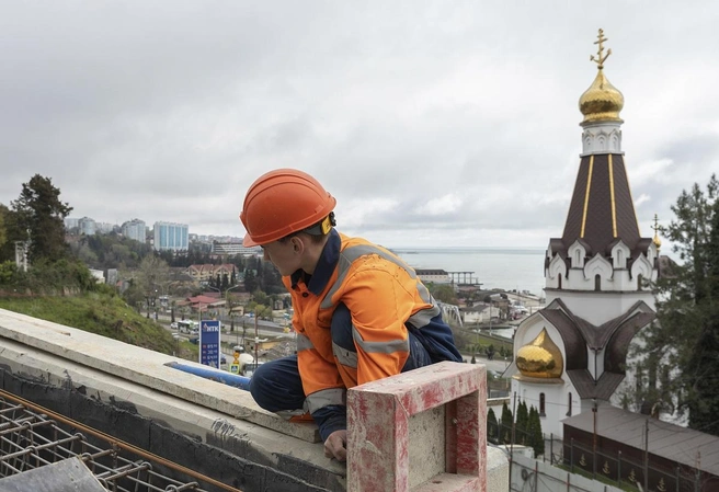 С западного портала открываются живописные виды | Источник: sochi.ru