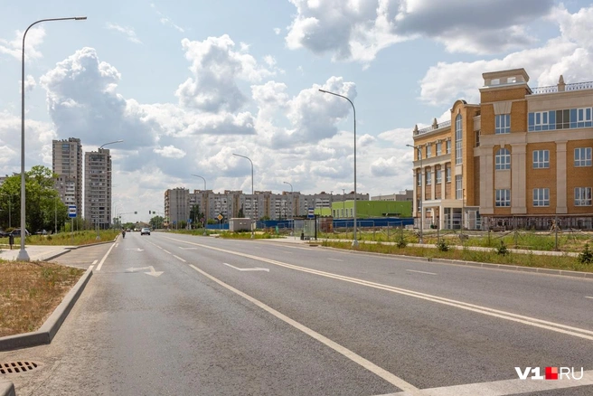 Интересно, сколько километров федеральных трасс можно было расширить до современного уровня на сумму, потраченную на дворец? | Источник: Константин Завриков / V1.RU