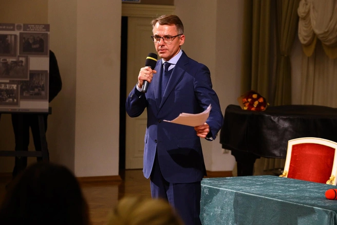 Артист отметил, что Сибирь обладает особой честностью и душевностью | Источник: Малый театр России / Vk.com