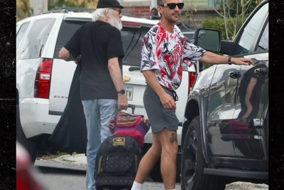 Шайа Лабаф замечен в Риме на крещении отца