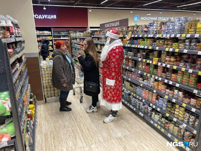 Давайте вместе придумаем варианты того, что происходит на этом фото  | Источник: Алена Золотухина / NGS.RU