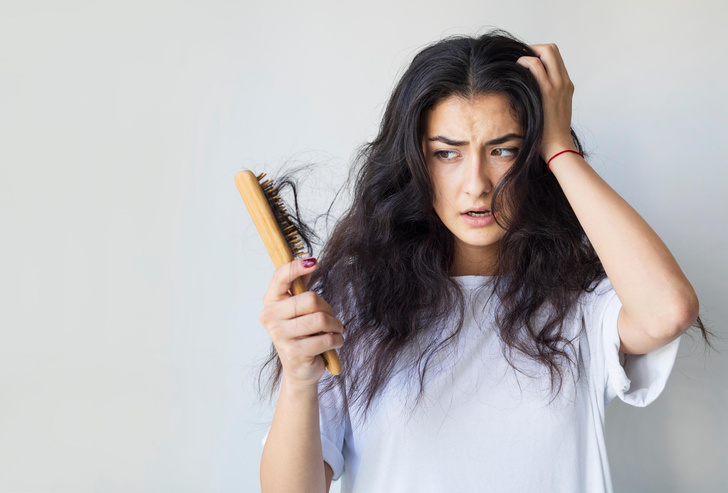 Почему сильно выпадают волосы после родов и как остановить «волосопад»?