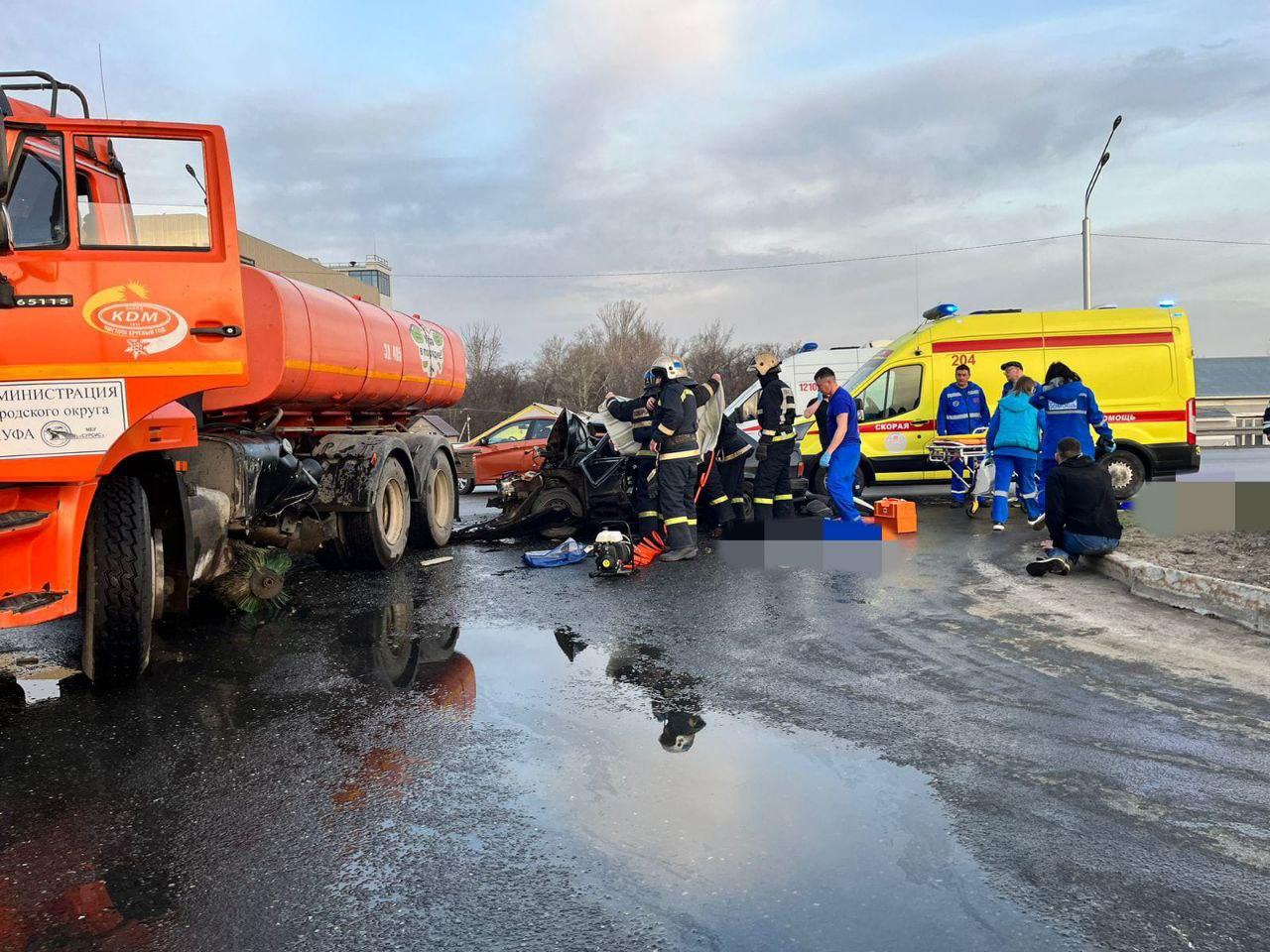 Выжившего в ДТП с 5 погибшими на въезде в Уфу выписывают из больницы: его  девушка до сих пор в тяжелом состоянии - 2 мая 2024 - УФА1.ру