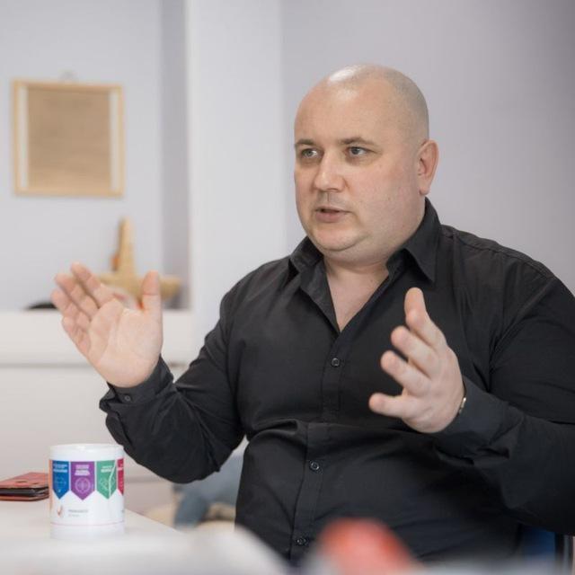 <p>Дмитрий Казаков</p>