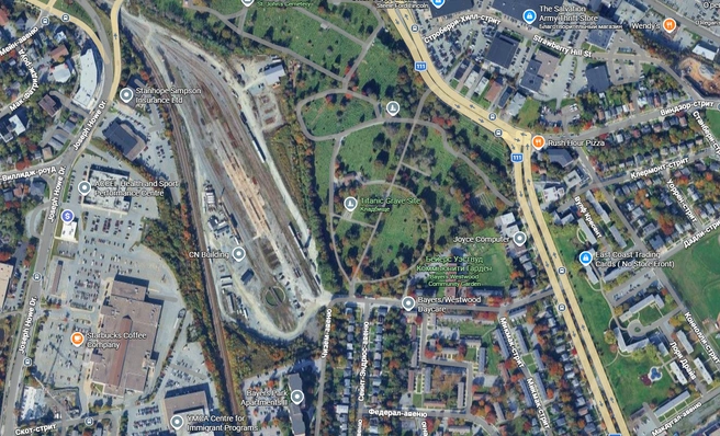 Даже сверху кладбище большенапоминает парк | Источник: Google maps