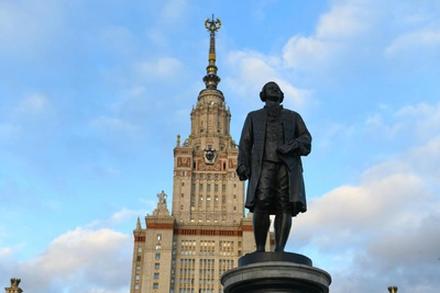 Москвичи раскритиковали цены на высшее образование