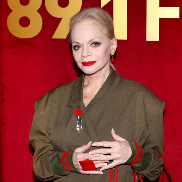 Лариса Долина