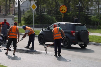 На Ленинской в Петропавловске укладывают вторую полосу асфальта